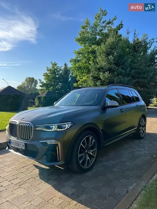 BMW X7