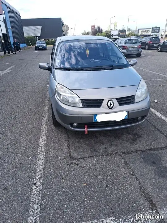 Renault Grand Scenic 2004 photo 2