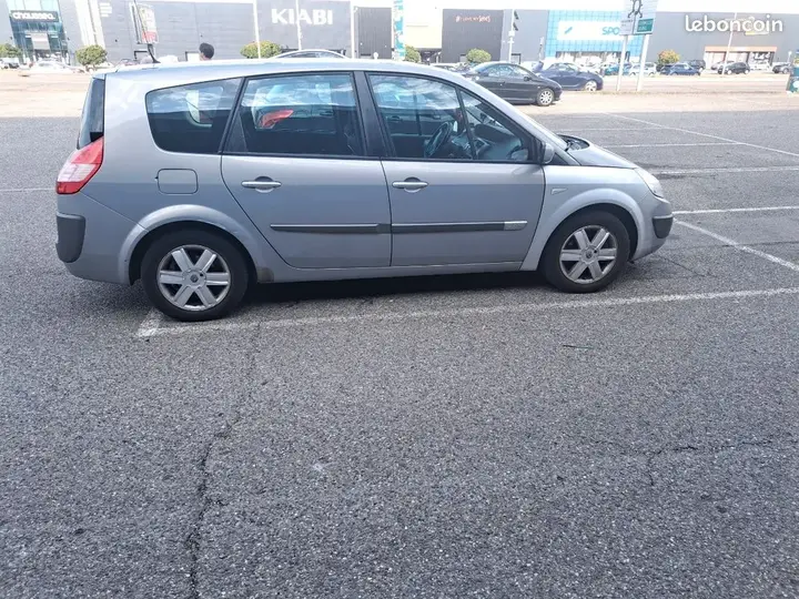 Renault Grand Scenic