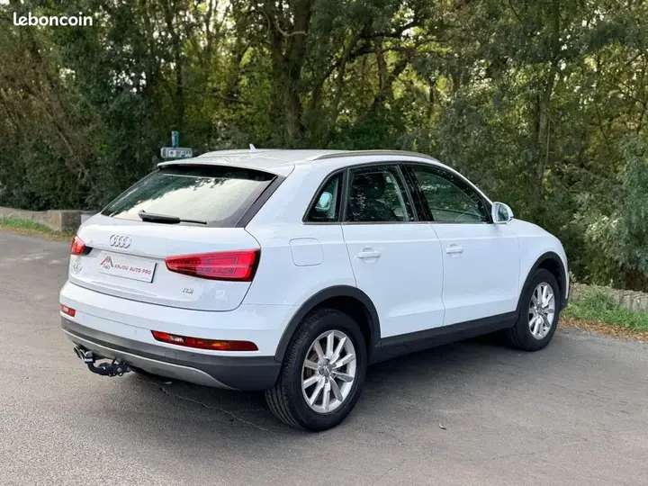 Audi Q3 2016 photo 2