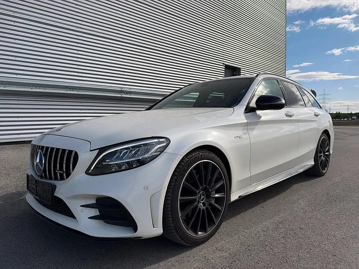 Mercedes-Benz C-Class 2019 photo 2