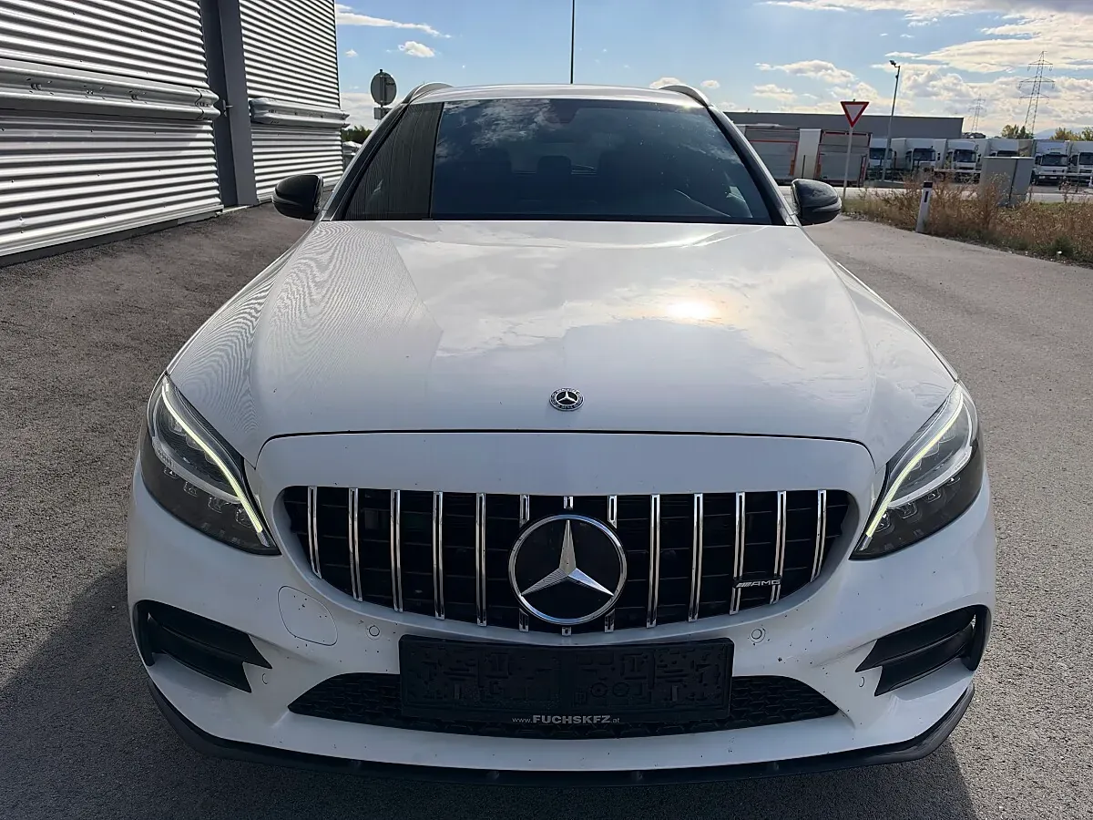 Mercedes-Benz C-Class 2019 photo 3