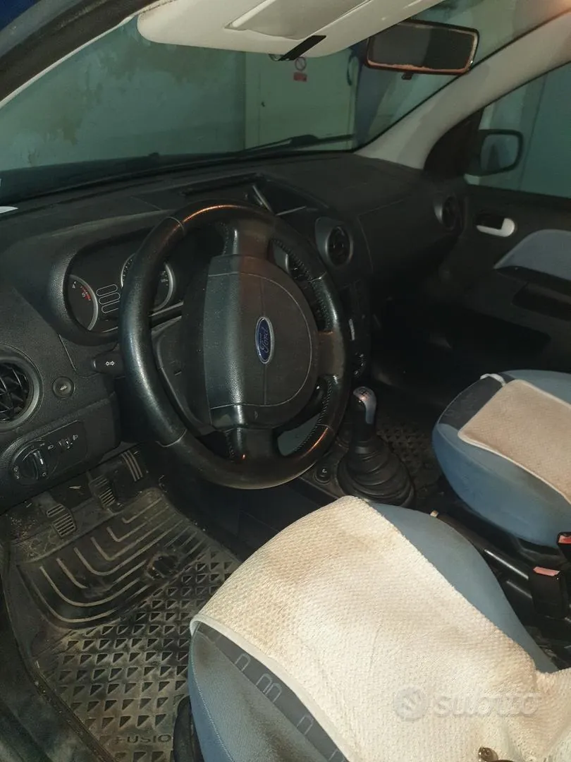Ford Fusion 2005 photo 4