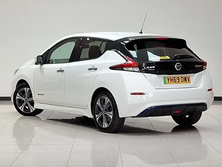 Nissan Leaf 2019 photo 2