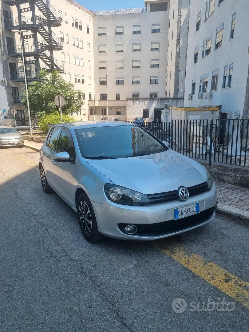 Volkswagen Golf 2010 photo 2