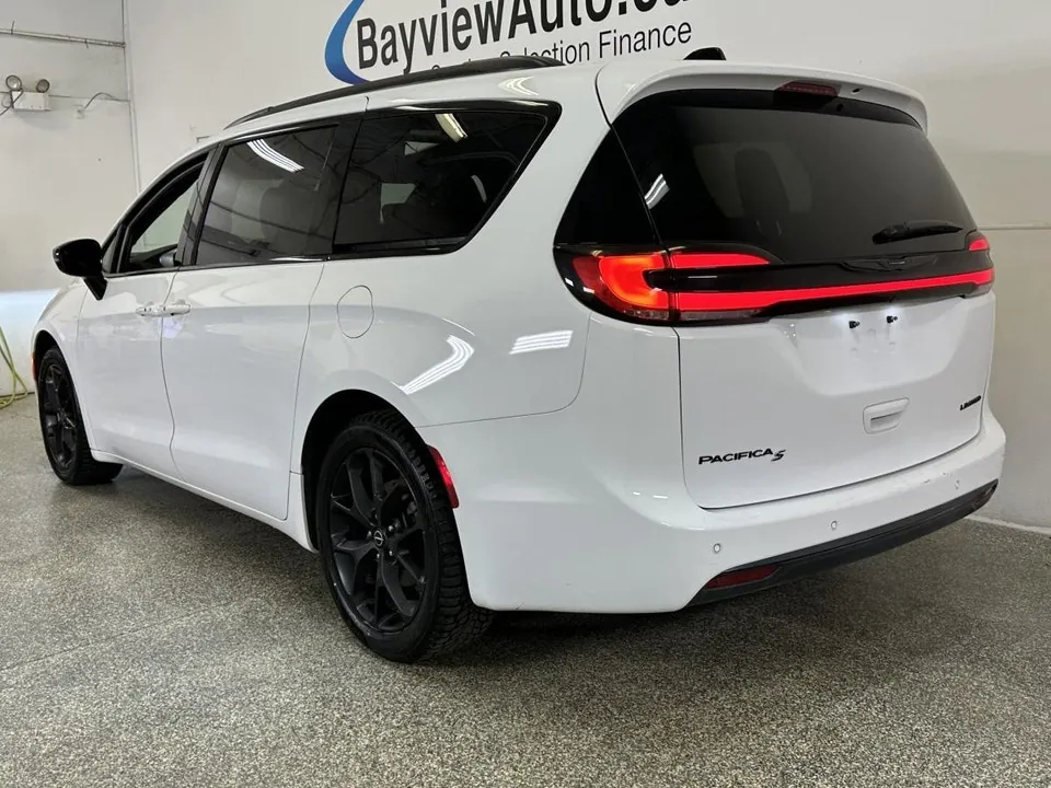 Chrysler Pacifica 2025 photo 5