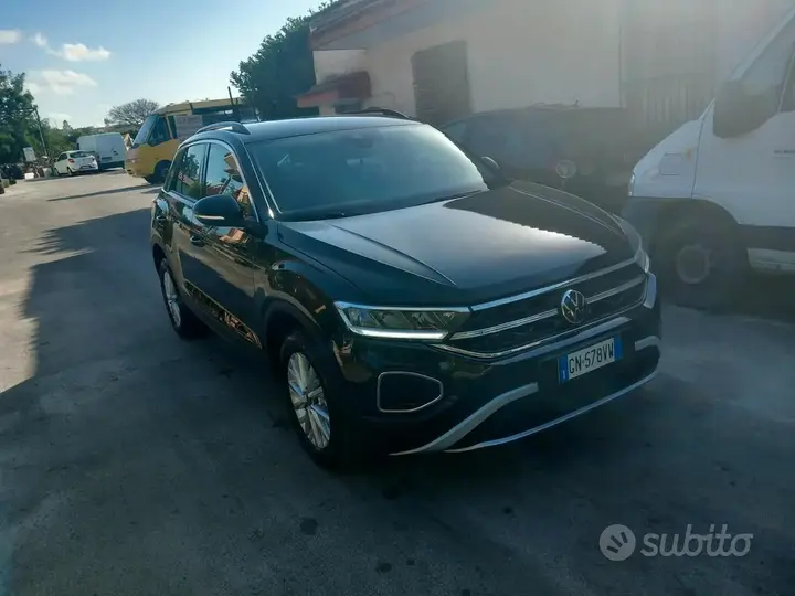 Volkswagen T-Roc 2023 photo 4