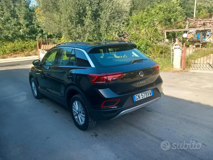Volkswagen T-Roc 2023 photo 3