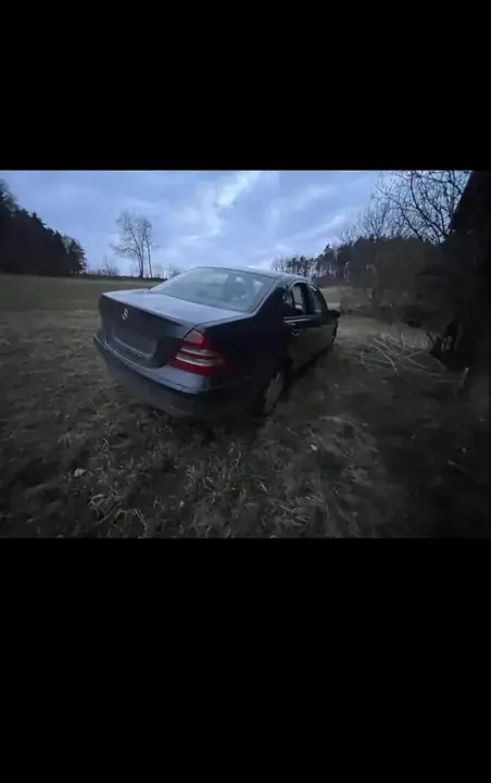 Mercedes-Benz C-Class 2001 photo 3