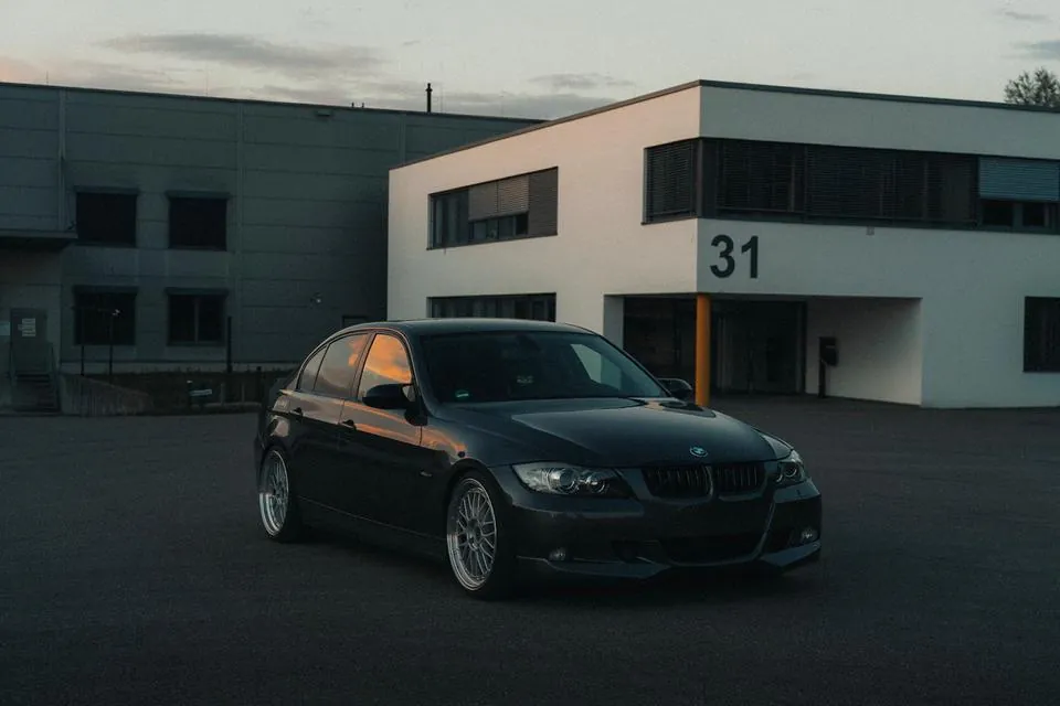 BMW E90
