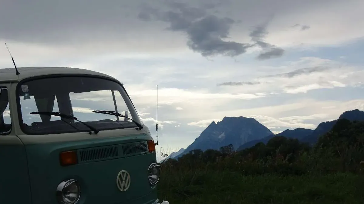 Volkswagen T2 1977 photo 2