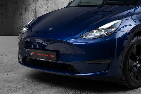 Tesla Model Y 2021 photo 2
