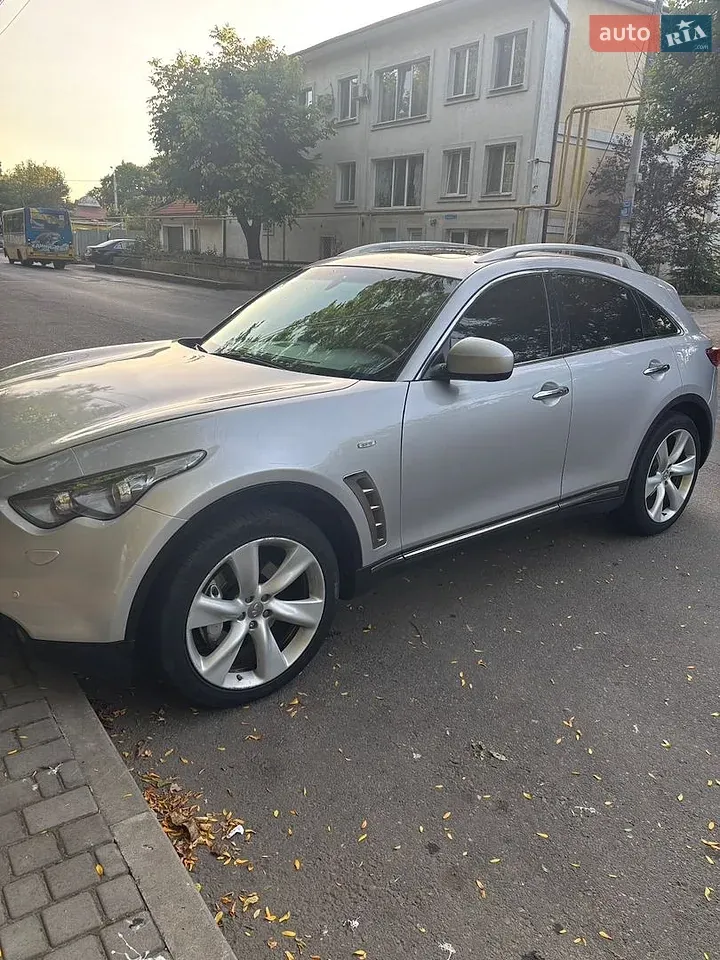 Infiniti Fx 37 2010 photo 3