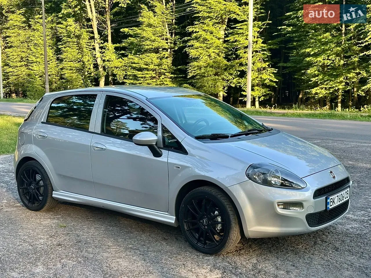 Fiat Punto 2015 photo 2