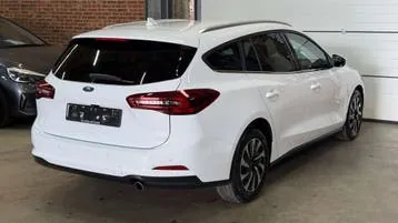 Ford Focus 2023 photo 2