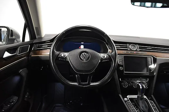 Volkswagen Passat 2017 photo 2
