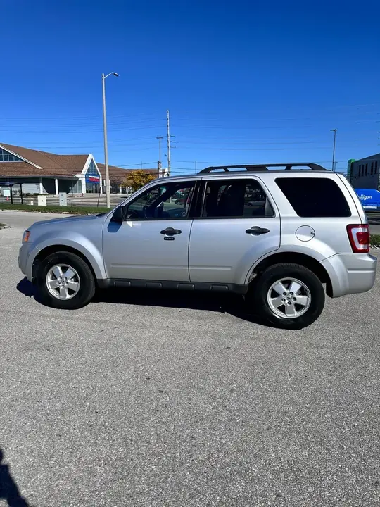 Ford Escape 2010 photo 3