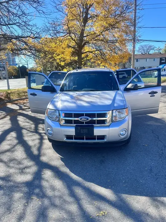 Ford Escape 2010 photo 2