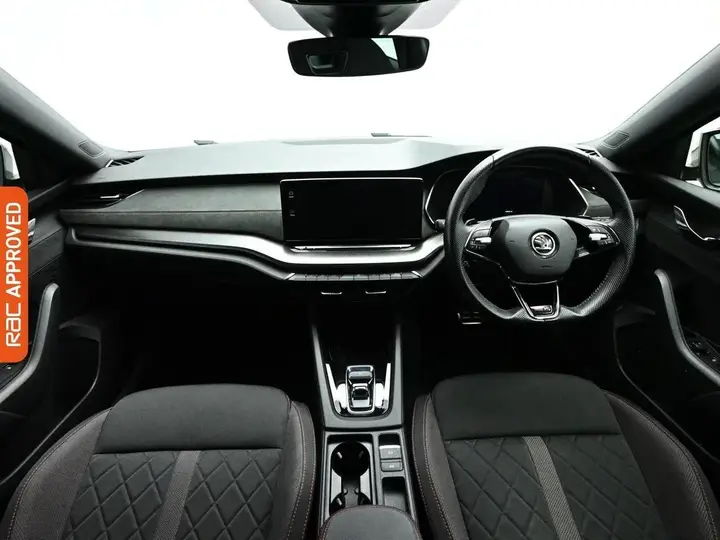 Skoda Octavia 2023 photo 2