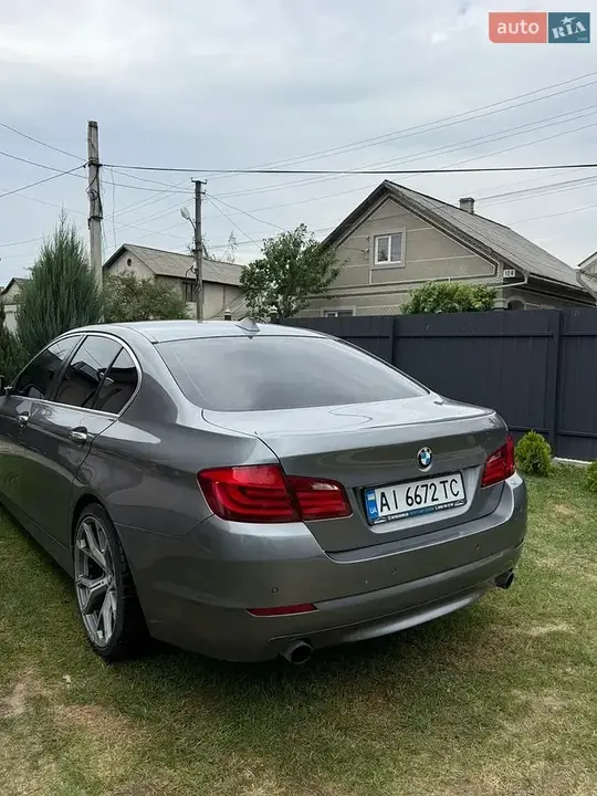 BMW 5 Series 2012 photo 3