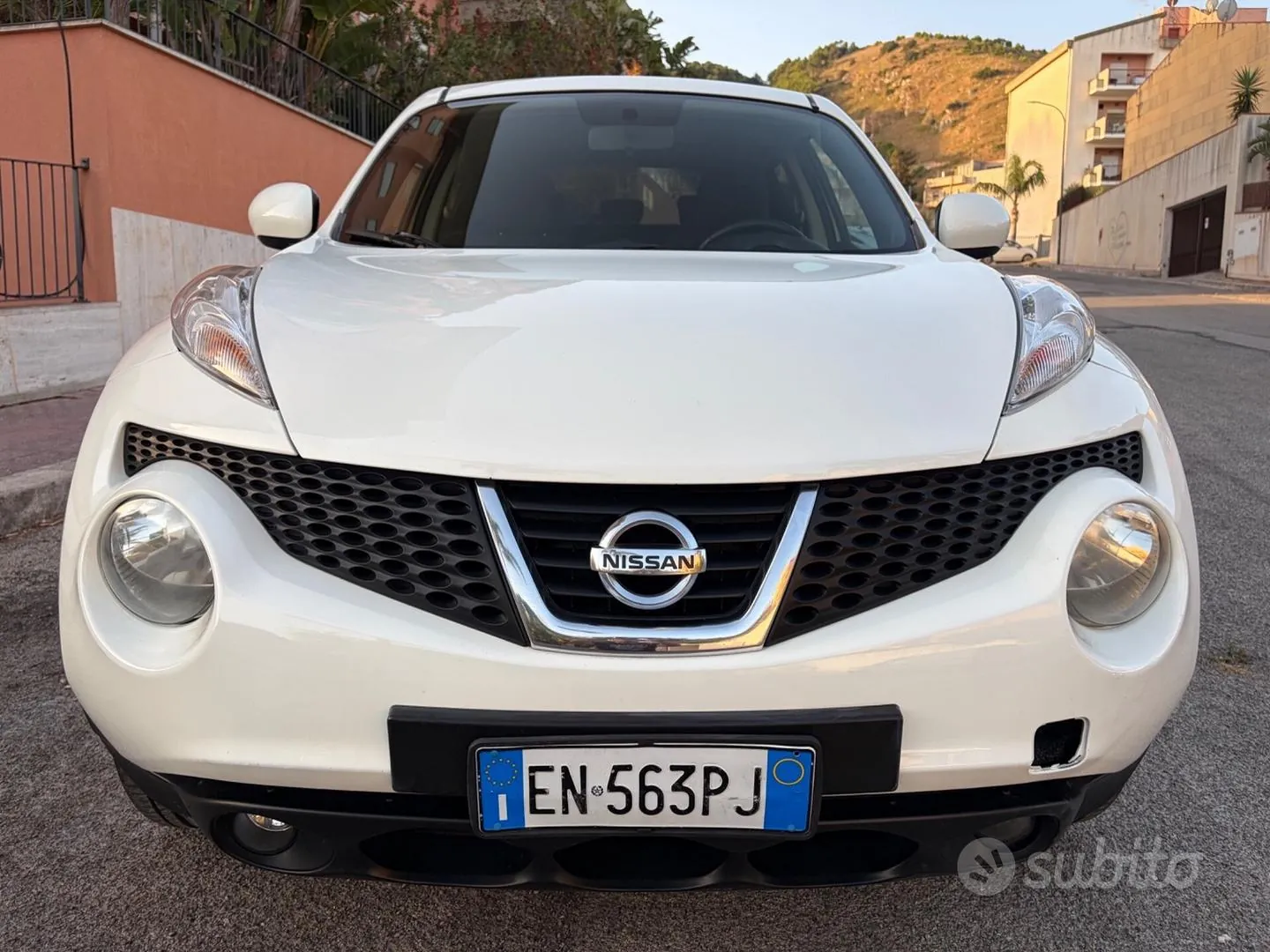 Nissan Juke 2012 photo 2