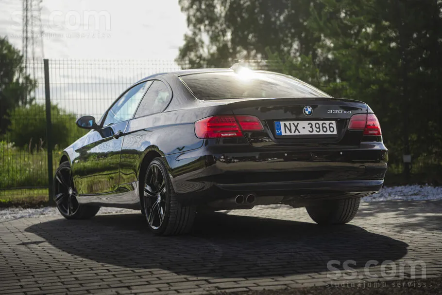 BMW 330 2007 photo 4