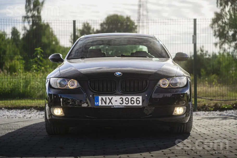 BMW 330 2007 photo 2