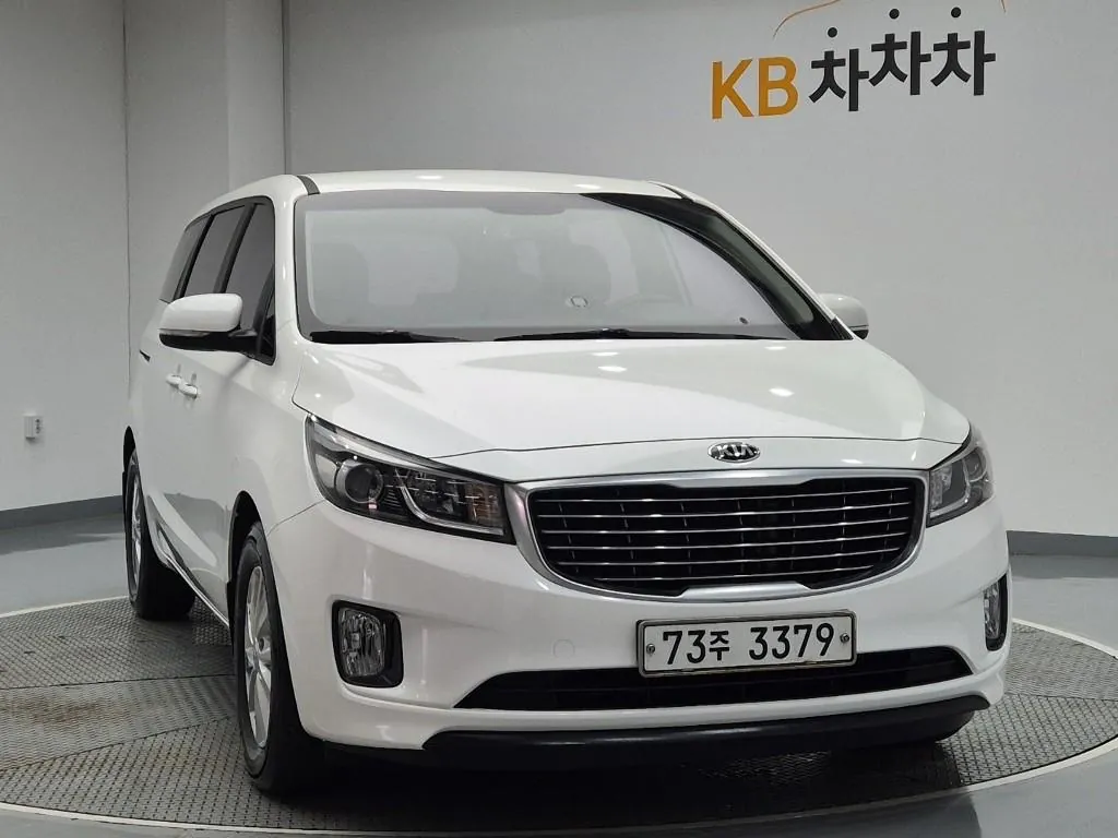 Kia Carnival 2016 photo 4