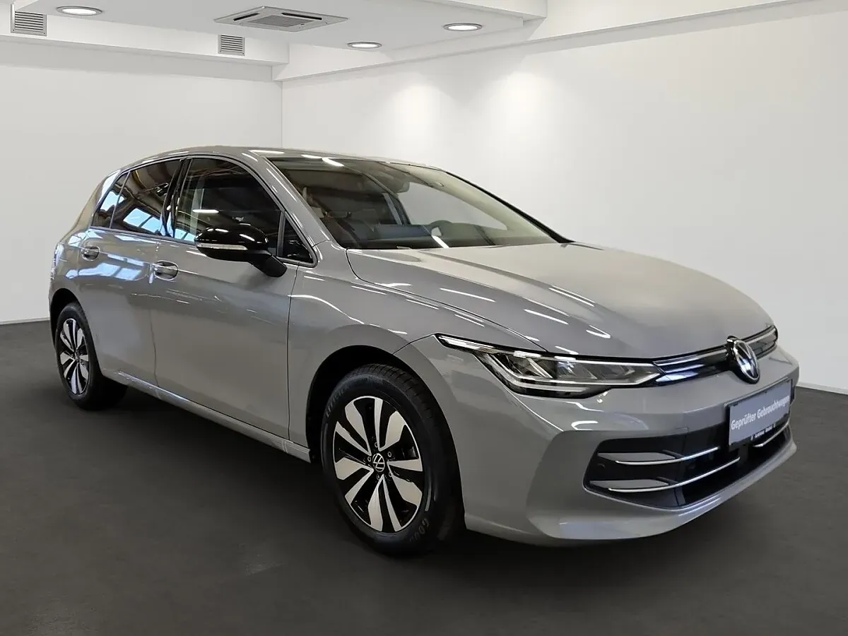 Volkswagen Golf 2025 photo 2