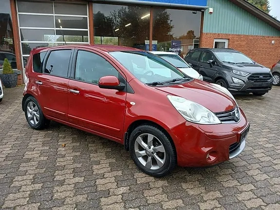 Nissan Note 2011 photo 3