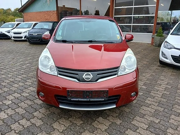 Nissan Note 2011 photo 2