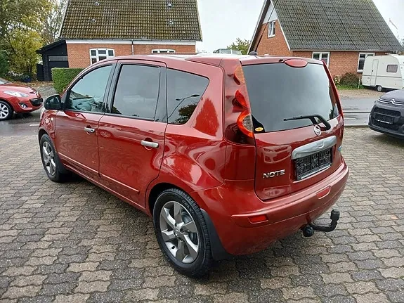 Nissan Note 2011 photo 5
