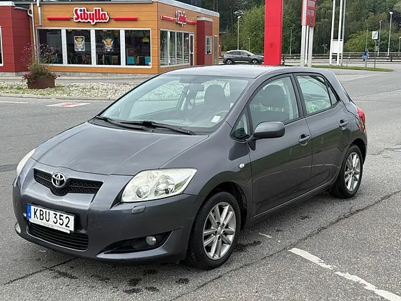 Toyota Auris 2009 photo 5