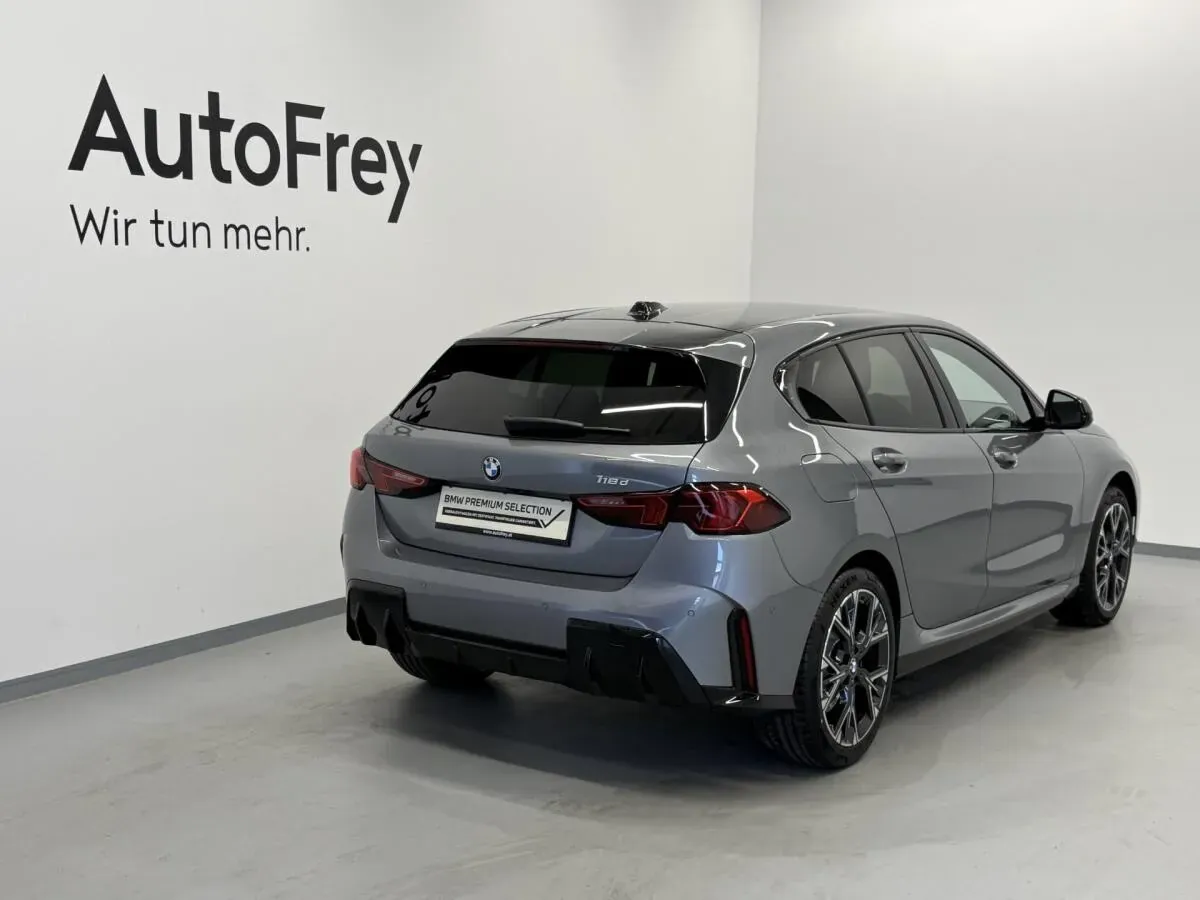 BMW 1 Series 2026 photo 2