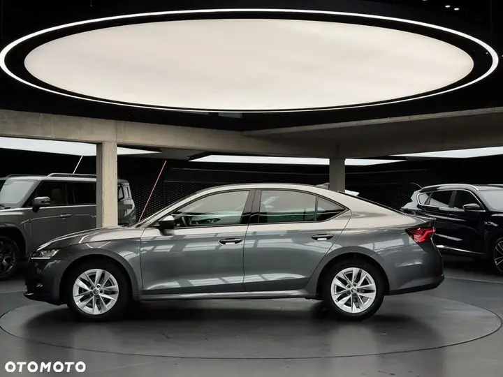 Skoda Octavia 2023 photo 2