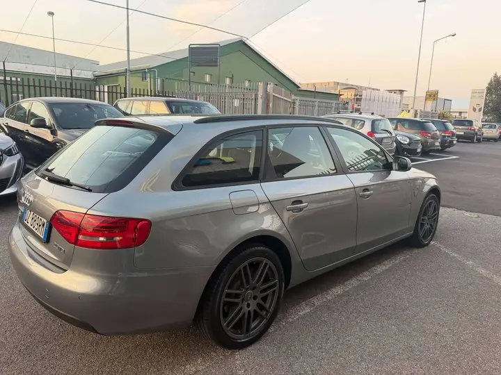 Audi A4 Avant 2010 photo 4