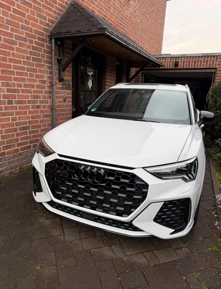 Audi Rsq3