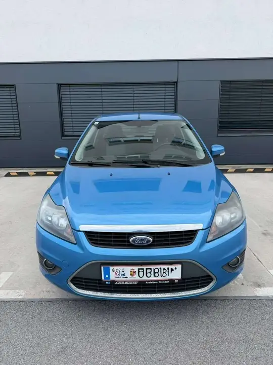 Ford Focus 2010 photo 2