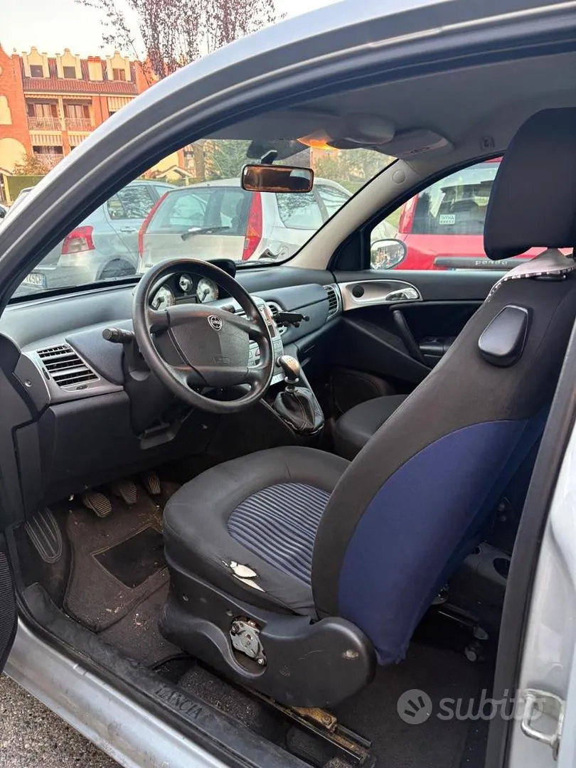 Lancia Ypsilon 2008 photo 4