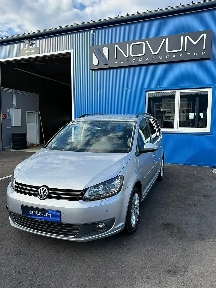 Volkswagen Touran 2015 photo 2