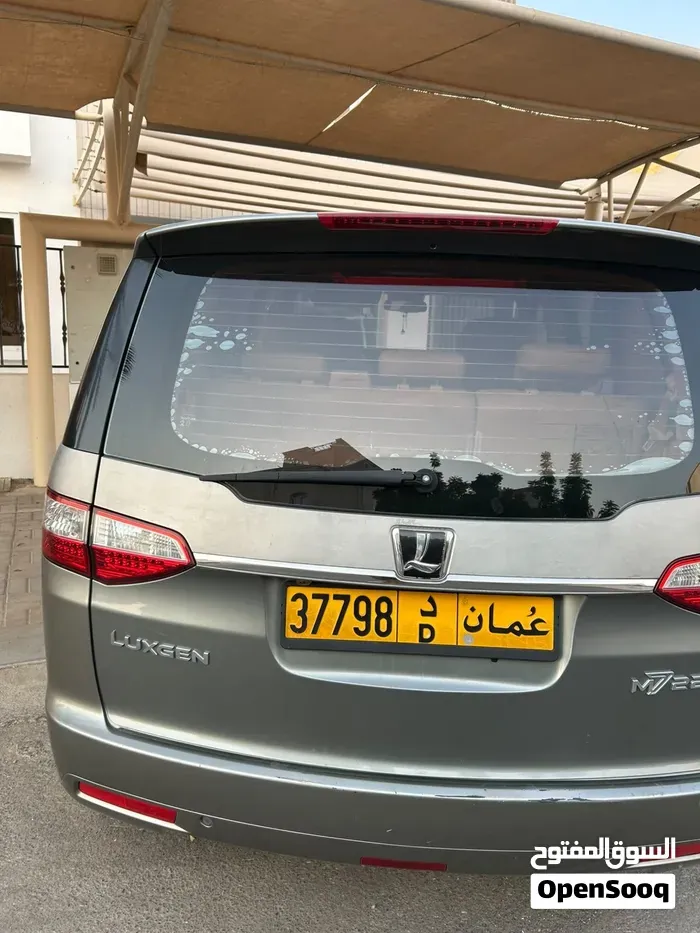 Luxgen M7 2014 photo 4