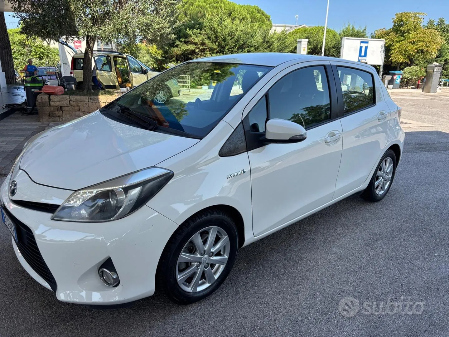 Toyota Yaris 2013 photo 3