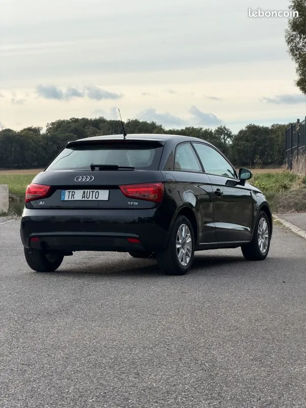 Audi A1 2011 photo 3