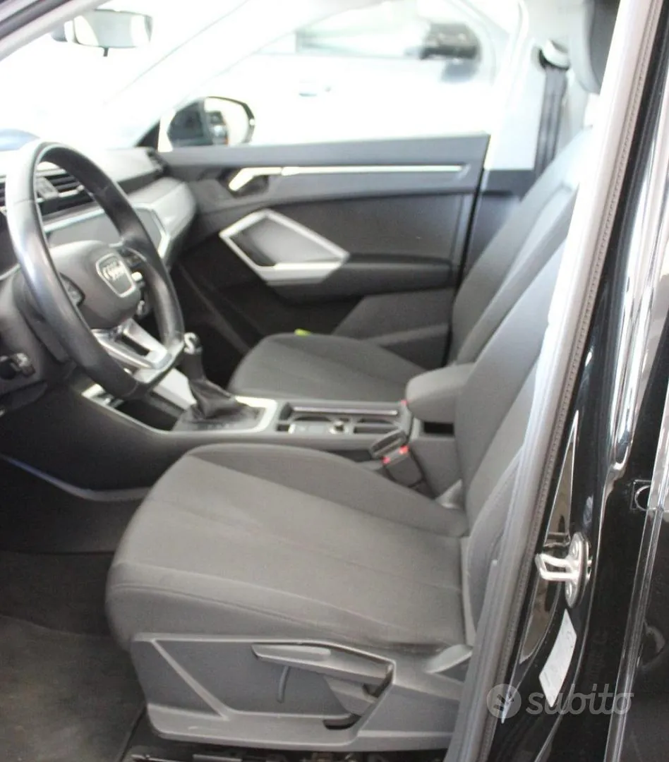 Audi Q3 2023 photo 2