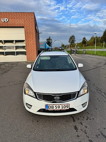 Kia Ceed 2012 photo 4