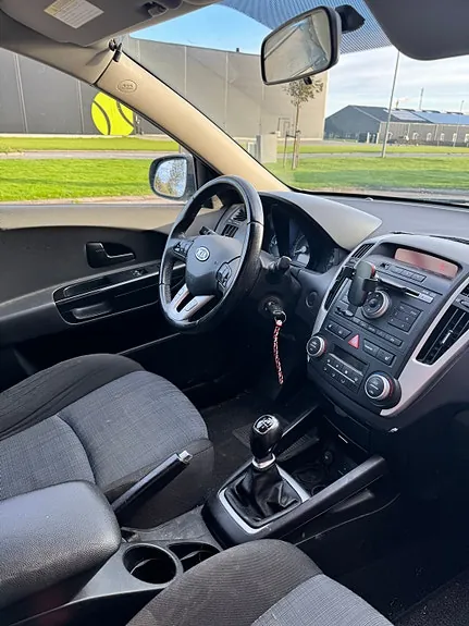 Kia Ceed 2012 photo 2