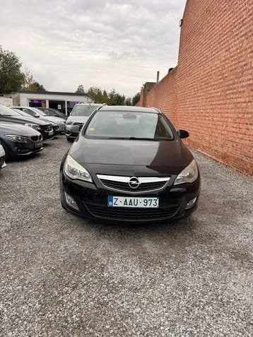 Opel Astra 2012 photo 2