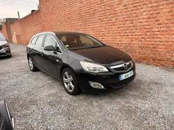 Opel Astra 2012 photo 3