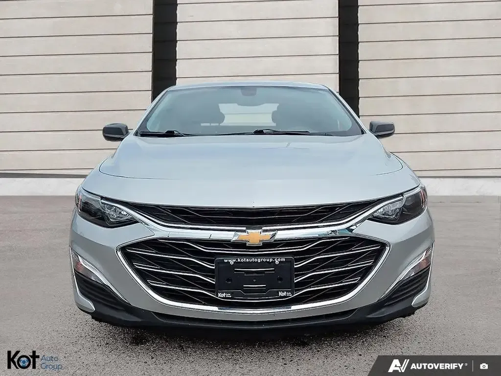 Chevrolet Malibu 2021 photo 3