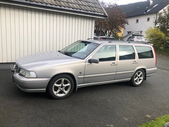 Volvo V70 1999 photo 2